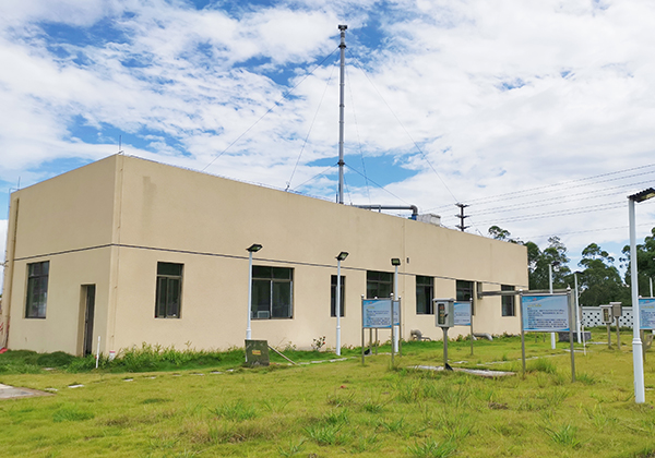 鶴山市第一座花園式地埋式污水處理廠<br />
<br />
國家財(cái)政部第四批PPP示范項(xiàng)目、江門市第一個(gè)以PPP模式建設(shè)的農(nóng)村污水處理設(shè)施項(xiàng)目。