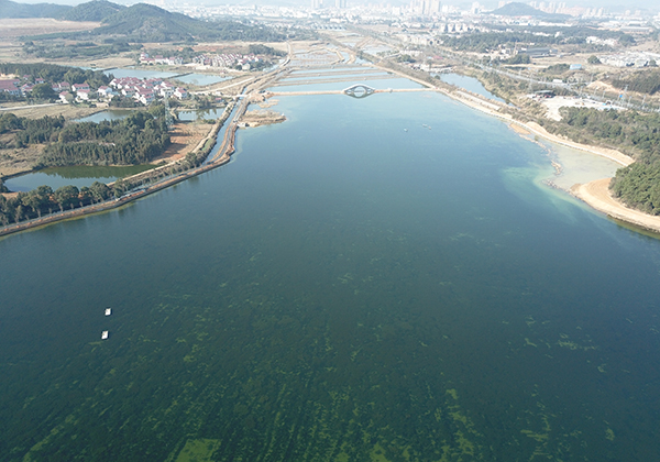 國(guó)內(nèi)縣域廠(chǎng)、網(wǎng)、河、湖一體化綜合治理標(biāo)桿<br />
<br />
“系統(tǒng)治水、生態(tài)治水、智慧治水，科學(xué)治水”治理理念，為江西省水環(huán)境綜合治理提供可復(fù)制、可推廣的優(yōu)秀經(jīng)驗(yàn)和成熟模式，奮力打造“美麗中國(guó)”江西樣板。